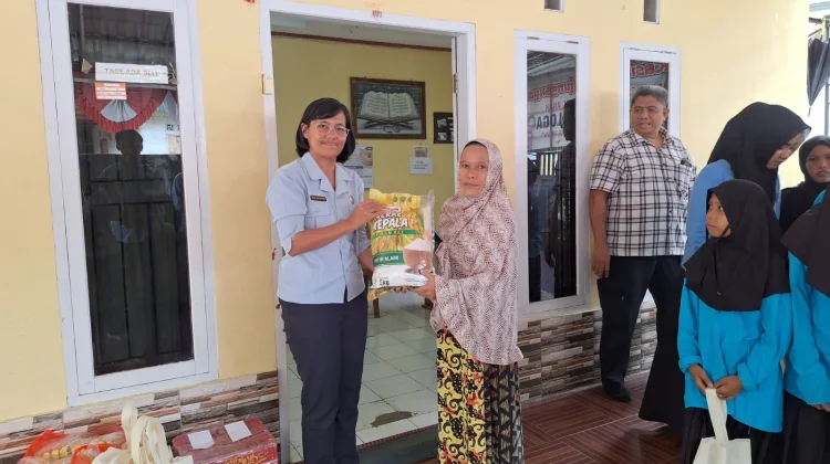 RRI Mamuju dan Densus 88 Berbagi Kasih di Panti Asuhan Campaloga Mamuju