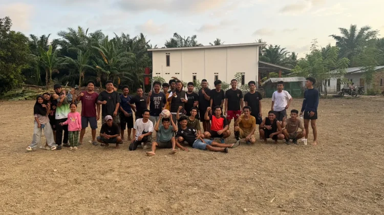 Gotong Royong Warga dan PT Letawa Wujudkan Lapangan Olahraga