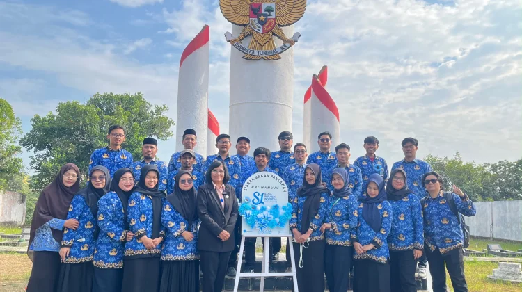 RRI Mamuju Ziarah ke Makam Pahlawan Sambut HUT ke 81 RRI