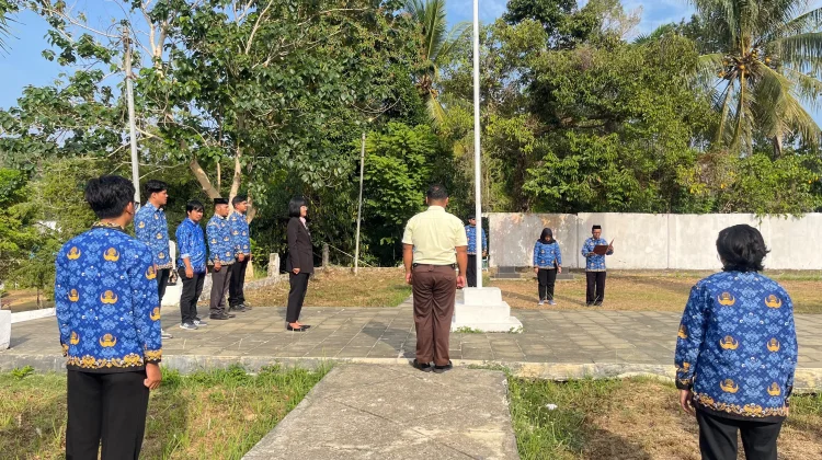 RRI Mamuju Ziarah ke Makam Pahlawan Sambut HUT ke 81 RRI