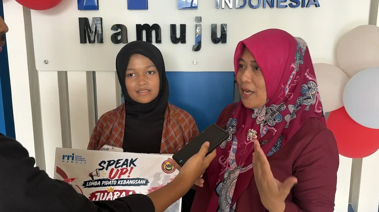 Siswi SMPN 2 Mamuju, Andi Regina Aulia Juara 1 Pidato Kebangsaan RRI