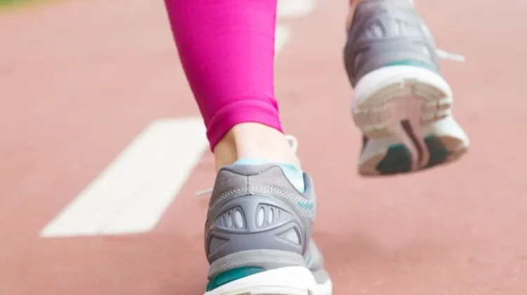Risiko Lari Menggunakan Sepatu KW, Jangan Anggap Sepele!