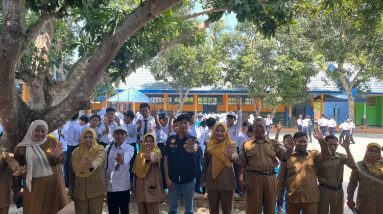 Densus 88 Sulbar Edukasi IRET dan Anti-Bullying di SMPN 6 Wonomulyo