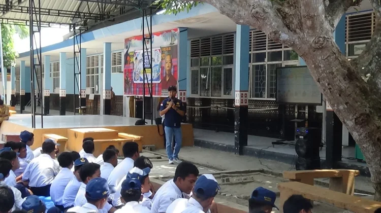 Densus 88 Sulbar Edukasi IRET dan Anti-Bullying di SMPN 6 Wonomulyo