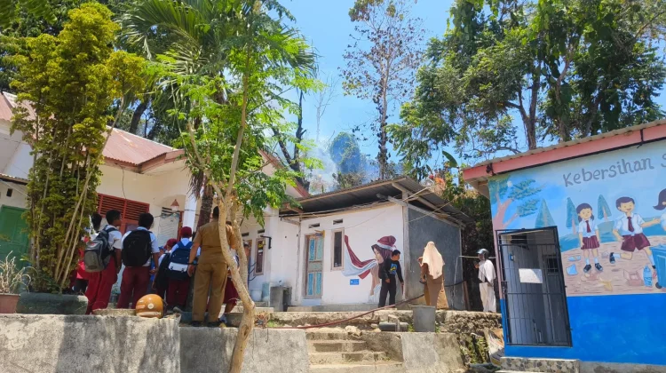 Kebakaran Lahan, Api Berjarak Dua Meter dari SD Tambayako Mamuju
