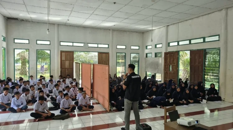 Cegah IRET, Densus 88 Edukasi 180 Santri Ponpes Darul Istiqomah Topoyo Mateng