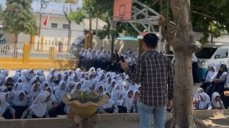 Densus 88 Edukasi 729 Siswa SMPN 1 Campalagian Polman tentang Bahaya Paham IRET