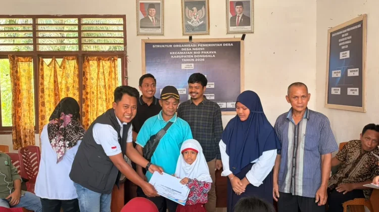 PT Pasangkayu Bantu Pendidikan 30 Siswa SD di Desa Ngovi