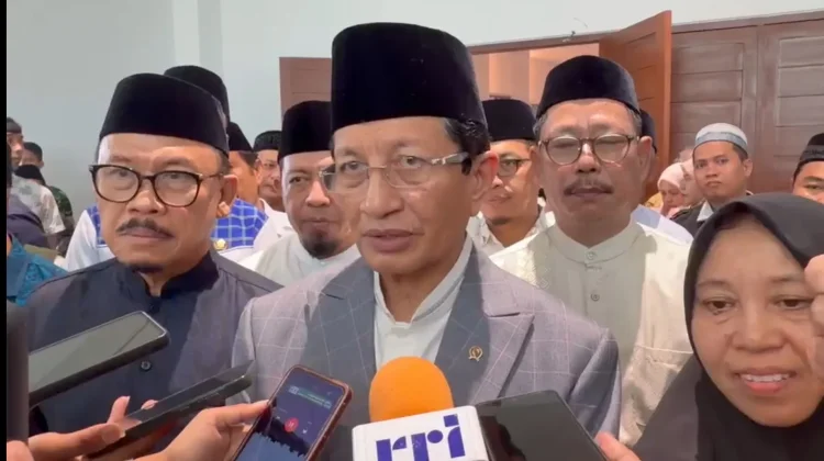 Kementrian Agama Batasi Gawai di Madrasah, Fokus Belajar dan Prestasi Jadi Alasan