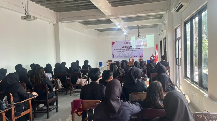 Sebanyak 50 Mahasiswa S1 Keperawatan Univ Wallacea Ikut Yudisium