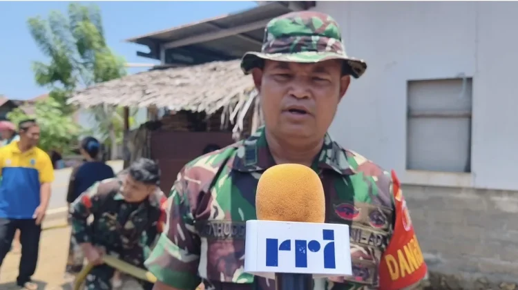 Krisis Air, Korem 142 Mamuju Salurkan Air Bersih ke Desa Bambu
