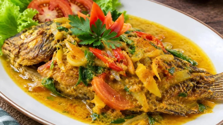 Ikan Pesmol Bumbu Kuning, Sederhana tapi Kaya Rasa