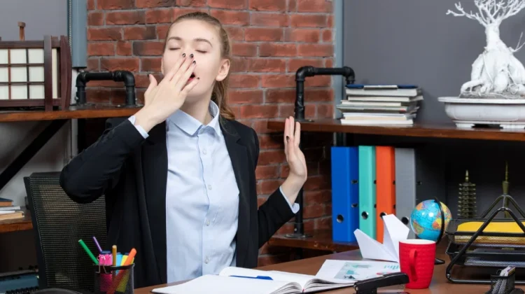 Tips Tidak Mudah Mengantuk saat Bekerja di Kantor