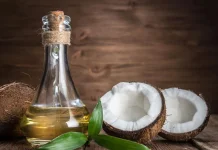 Pembuatan Minyak Tradisional Masih Bertahan di Sulbar