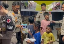 Wujud Kepedulian Polri, Kabiddokkes Polda Sulbar Pimpin Aksi Kemanusiaan
