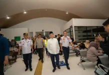 Gubernur Sulbar Pantau Arus Mudik di Terminal Mamuju, Pastikan Bus Layak Jalan