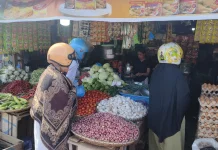 H+2 Lebaran, Harga Komoditas di Pasar Baru Mamuju Belum Turun