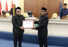 Pemkab Mateng Serahkan LKPJ 2025, Bupati Arsal Akui Kinerja Belum Optimal