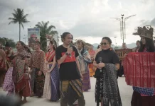 Jiwa Wastra Sulbar Jadi Panggung Kolaborasi Penenun Daerah