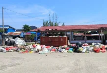 Sampah Menumpuk, Pedagang Pasar Baru Mamuju Keluhkan Bau Menyengat