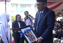 Hardiknas 2026, Gubernur Sulbar 'Jemput Bola' Kembalikan Anak Putus Sekolah ke Kelas
