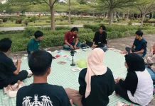 Lapak Buku Tomaka Ramaikan Alun-Alun Polewali Mandar