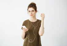 Minim Delay dan Lebih Stabil, Earphone Kabel Tetap Dicari