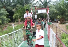 Jembatan Rampung 100 Persen, TNI Buka Akses Aman bagi Santri di Pasangkayu