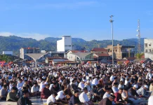 Ribuan Umat Muslim Padati Anjungan Pantai Manakarra Laksanakan Sholat Idul Adha