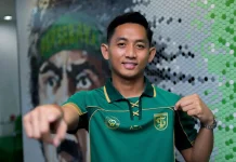 Perpisahan Haru Reza Arya, Tinggalkan PSM Berlabuh di Persebaya