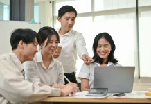 Kerja dengan Gen Z: Tantangan atau Peluang?