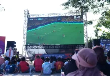 Ratusan Warga Padati Nobar Piala Dunia 2026 di Arteri Mamuju