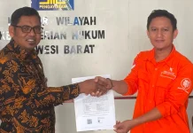 Kemenkum Sulbar Perkuat Kepastian Hukum pada Penyerahan SKT Partai Politik