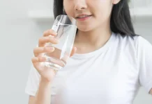 Manfaat Minum Air Putih dalam Keadaan Perut Kosong