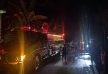 Damkar Mamuju Siaga Cegah Api Masuk ke Permukiman di Desa Sumare
