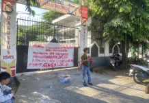 HUT Mamuju ke 486, Warga Pammulukang Demo Tuntut Perbaikan Jalan
