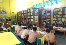 Sulbar Mandarras Mulai Bergulir, Koleksi Buku Perpustakaan Sekolah Belum Merata