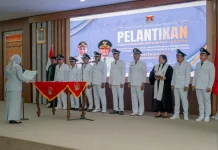 Bupati Mamuju Lantik Delapan Kades, Minta Dana Desa Digunakan Secara Efektif