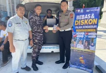 Samsat Keliling Mamuju Hiasi Festival Kampung Nelayan Sumare, Tembus Rp11 Juta