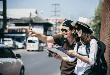 Menjelajah Destinasi Lokal Melalui Hobi Traveling