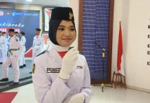 Siswi SMAN 1 Mamuju Dipercaya Jadi Pembawa Baki Upacara Kemerdekaan Sulbar