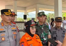 Pemkab Mamuju Salurkan 6 Ton Beras dan Air Bersih ke Pulau Bala-Balakang Mamuju