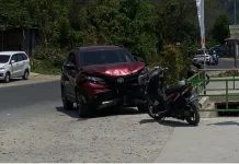 Dua Mobil Tabrakan 'Adu Banteng' di Depan SPBU Simboro