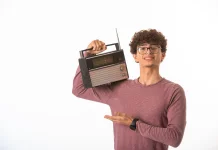 Deretan Lagu Indonesia yang Bercerita tentang Radio