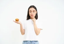 Bukan Lapar, Cuma Butuh Ngemil? Kenali Alasan di Balik Keinginan Makan