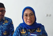 Antrean BBM, Bupati Mamuju Minta Polisi Tindak SPBU Nakal