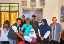 PT Pasangkayu Bantu Pendidikan 30 Siswa SD di Desa Ngovi