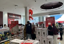 Hari Pertama Buka di Mamuju , AZKO Lansung Dipadati Komsumen