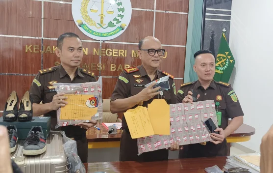 Kejari Mamuju Terima Barang Bukti 1,3 Miliar Kasus Pencucian Uang