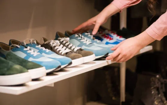 Tips Memilih Sepatu yang Nyaman untuk Aktivitas Sehari-hari - RRI.co.id